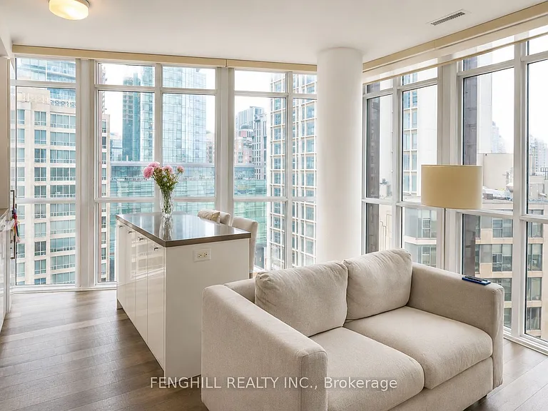 32 Davenport Rd #1108 — Photo 4