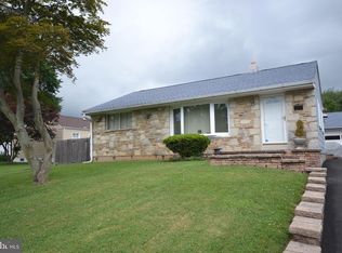 1492 Sycamore Ave, Willow Grove, PA 19090