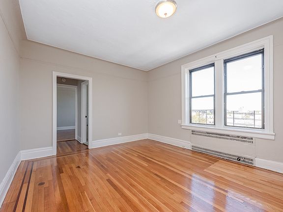 3rd image of 2598 36th St APT 3K