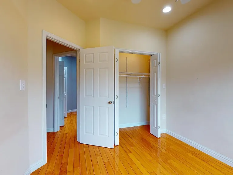 615 16th St NE — Photo 32