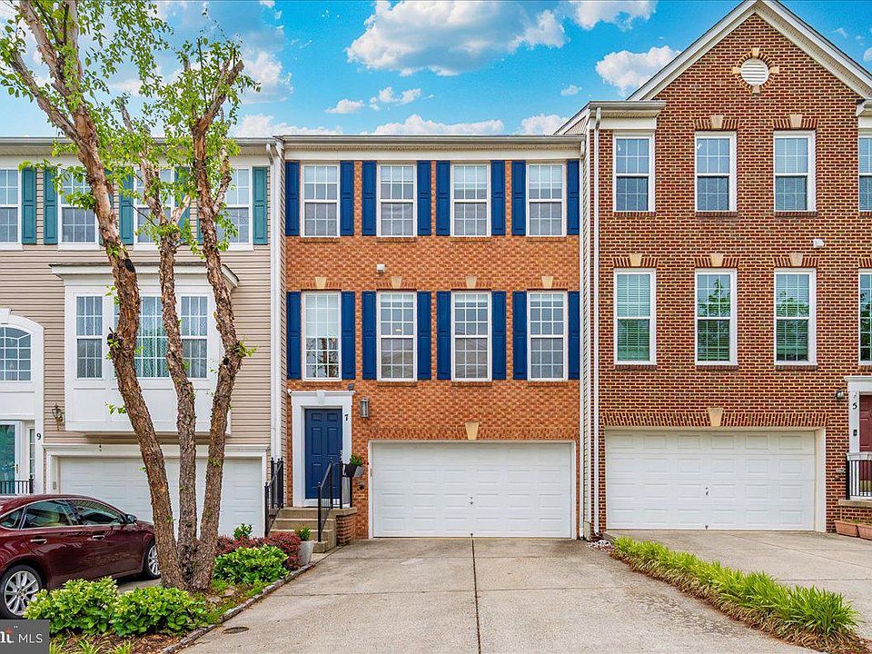 2nd image of 7 Inkberry Cir