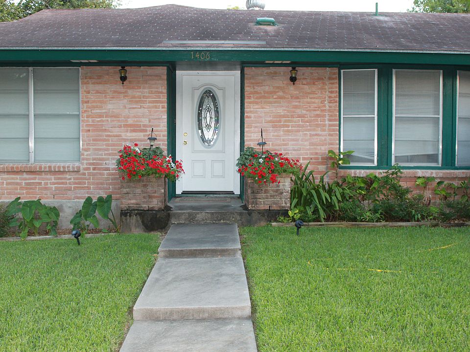 Direct front view closer