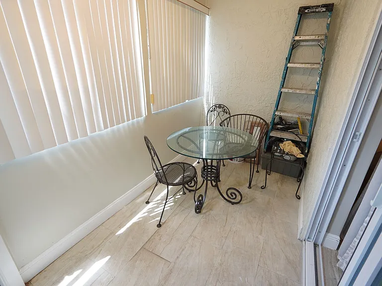 3000 E Sunrise Lakes Dr #123 — Photo 15