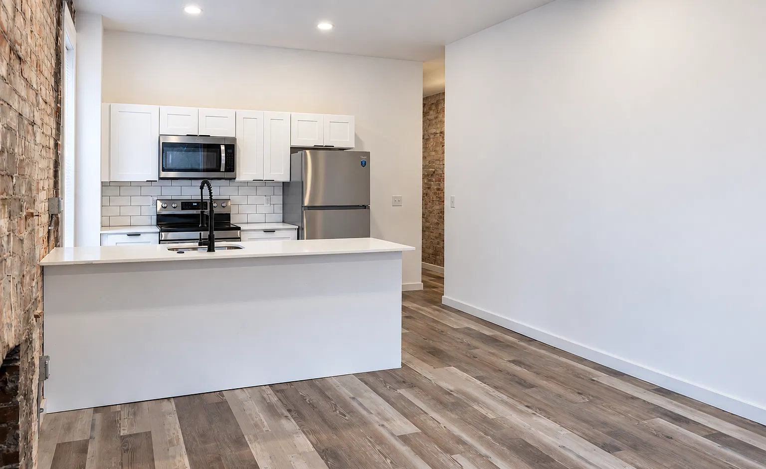 2 bed, $1,550 — Photo 2