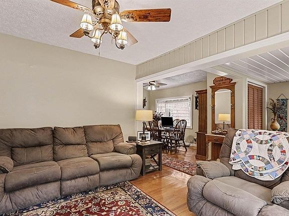 3rd image of 5518 River Rd