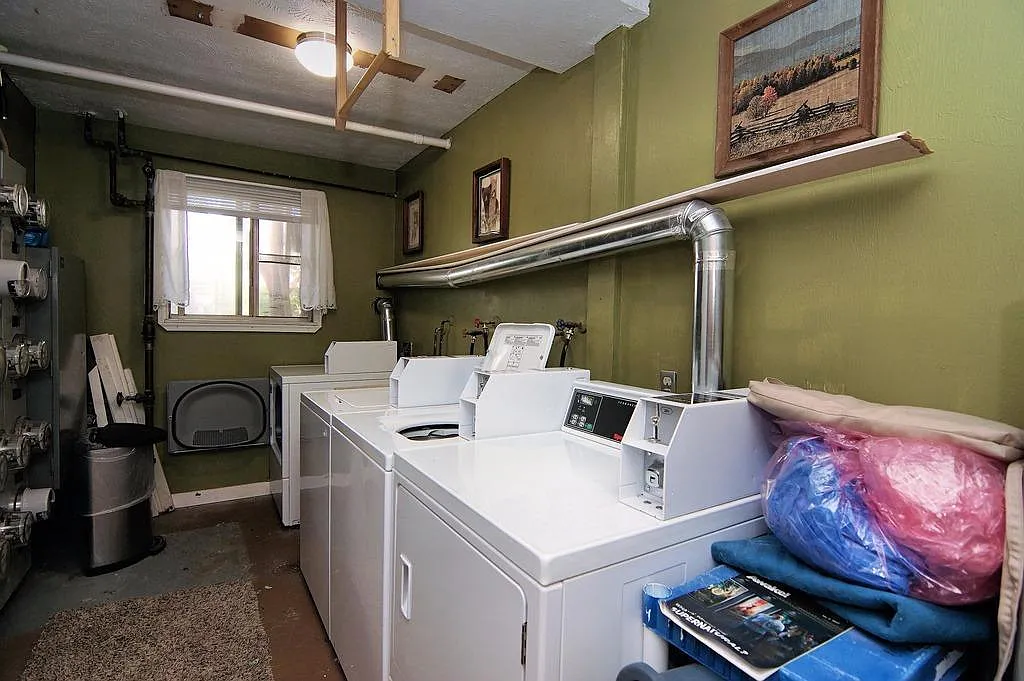 3040 Angel Dr — Photo 4