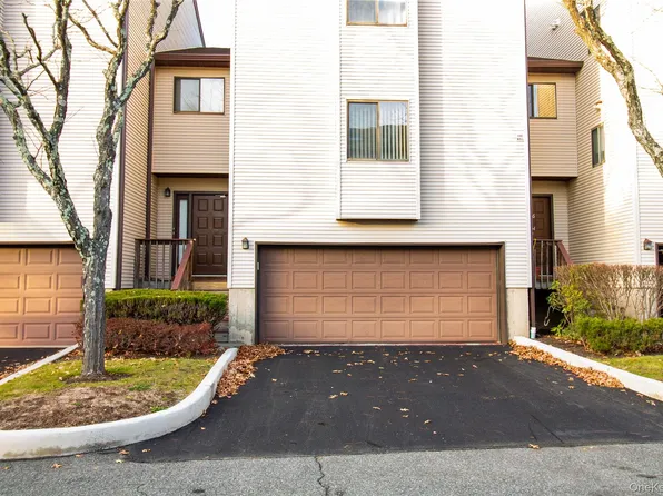 38 Chester Lane, Nanuet, NY 10954