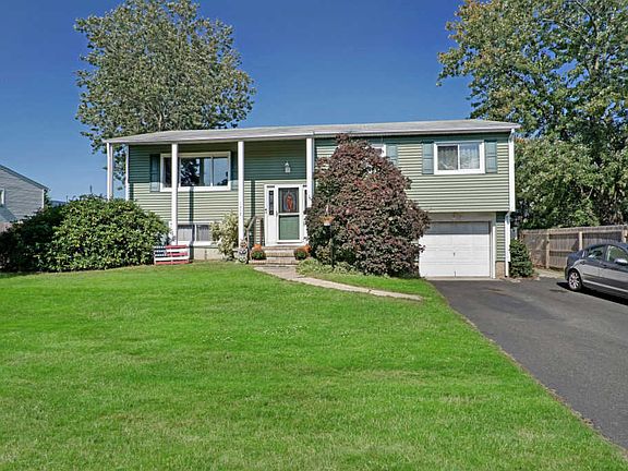 4th image of 1612 Deer Hollow Dr