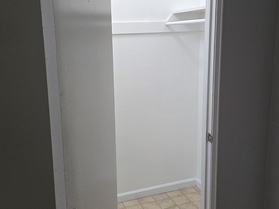 Building Photo 3