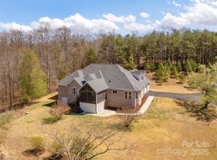 85 Rodaeo Dr, Columbus, NC 28722