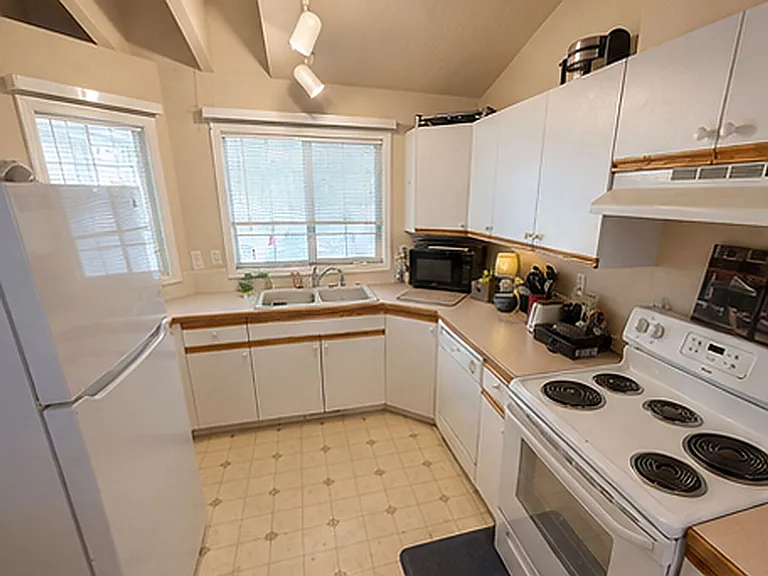 3310 N Dove Pl — Photo 2