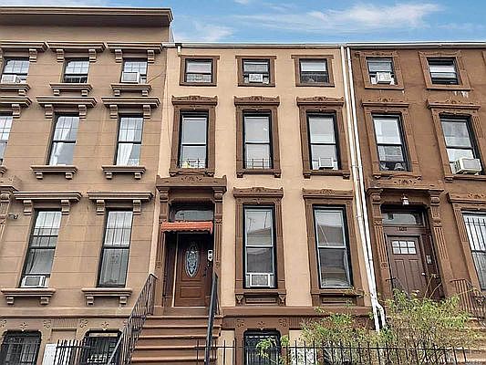 1st image of 105 Vernon Ave #3A