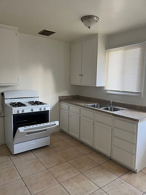 2nd image of 6007 Cahuenga Blvd