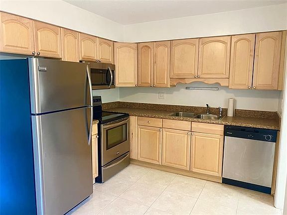 3rd image of 1406 NE 17th Ct #4