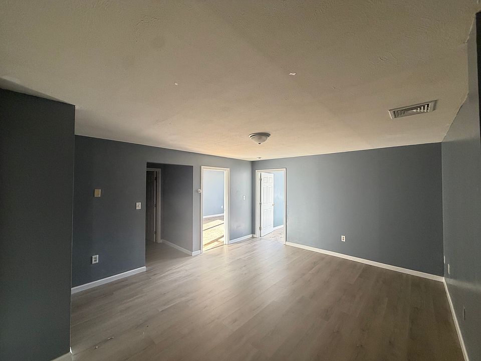 1st image of 285 Main St APT 8
