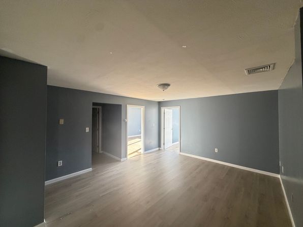 285 Main St APT 8