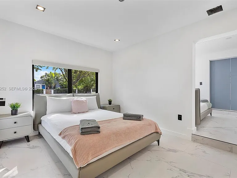 501 NW 46th St — Photo 22