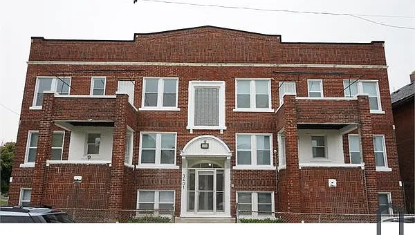 2 bed, $1,000 — Photo 2