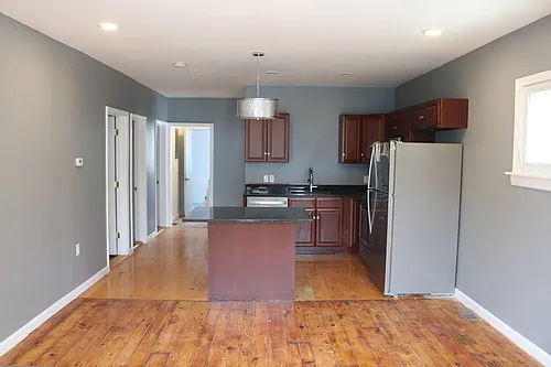 69 Catharine St #3 Photo 1