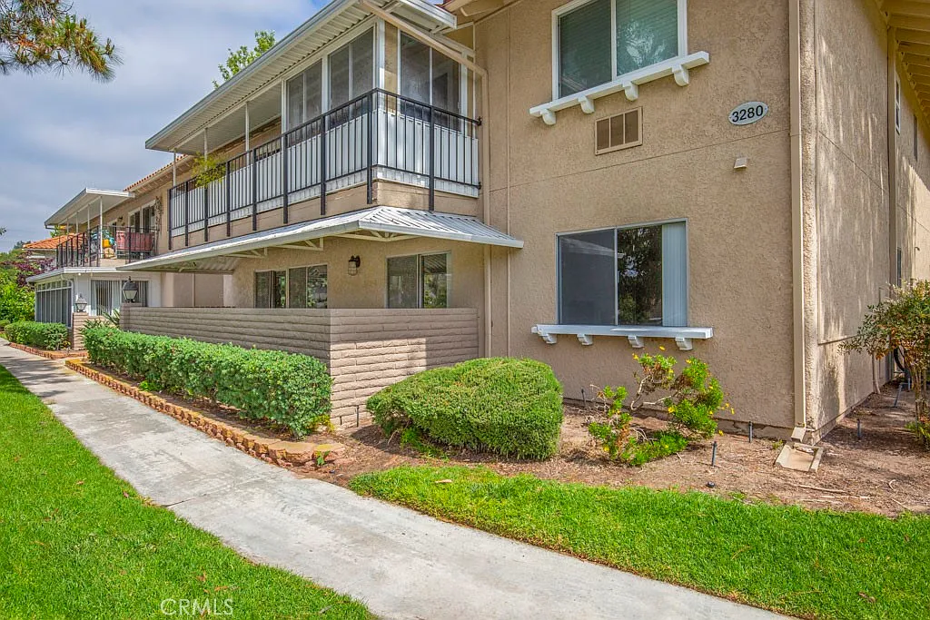 2 bed, 2.0 bath, 1080 sqft, $3,100 — Photo 1