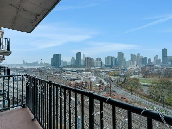 700 Grove Street image 25 of 39