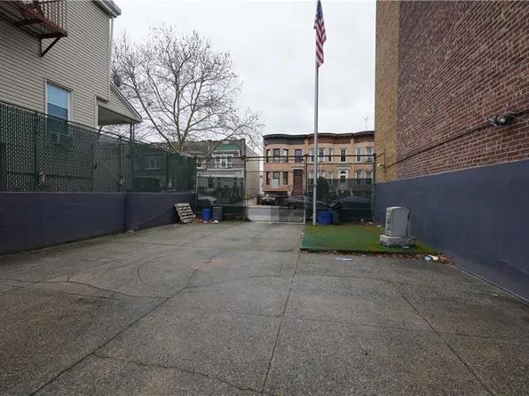 347 78th St, Brooklyn, NY 11209