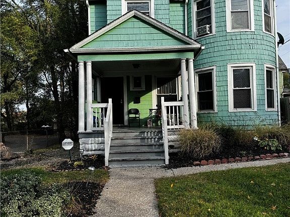 2nd image of 1805 E 93rd St