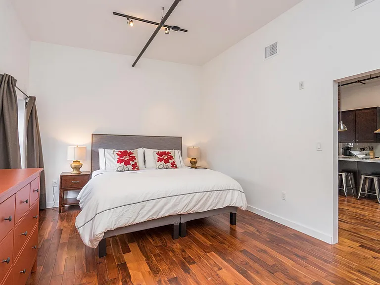 30 S 7th St #FURNISHED — Photo 16