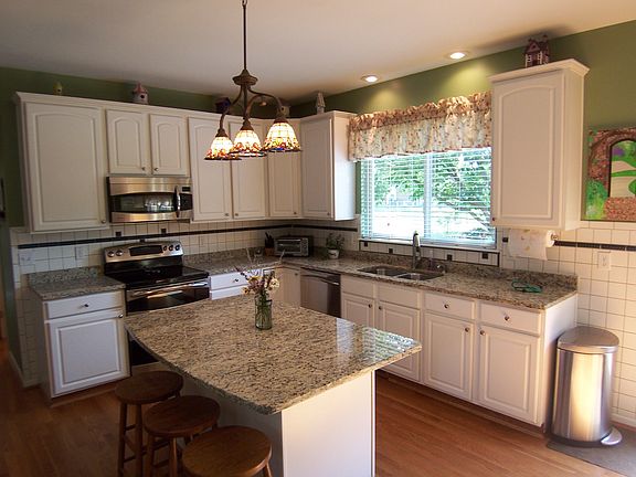 4th image of 8505 Charleston Creek Dr