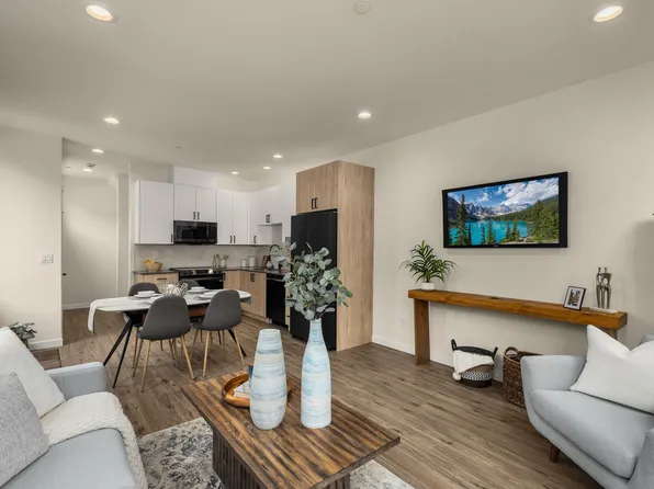 10306 Midvale Ave N #E, Seattle, WA 98133