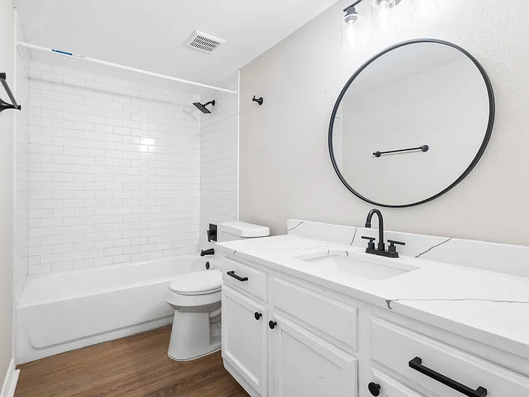 Downstairs full bathroom