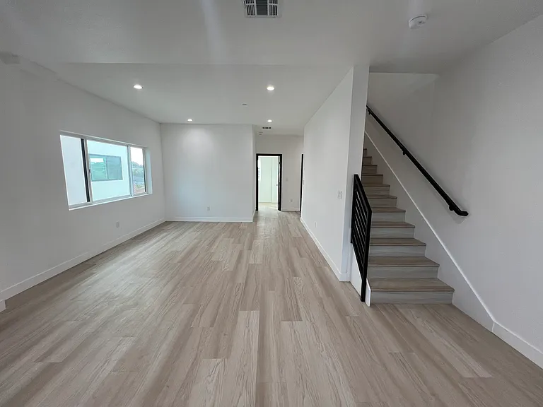 4900 Lennox Blvd #1 — Photo 9