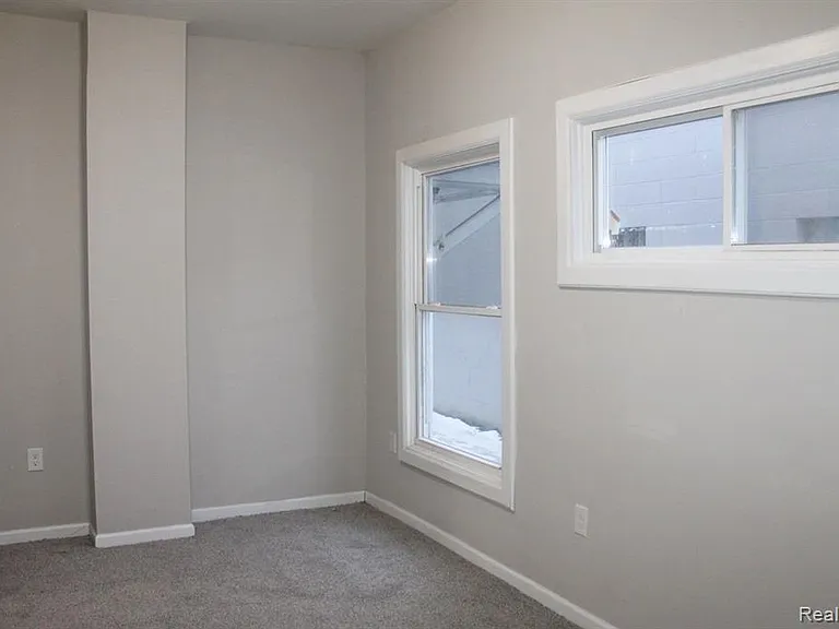 26 Wabash St #6 — Photo 10