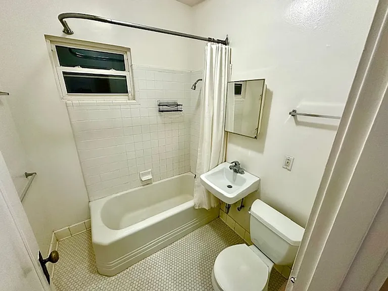 2409 College Ave — Photo 15