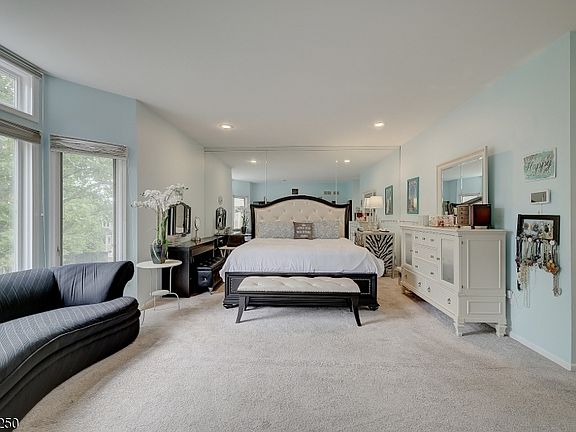 5th image of 162 Clarken Dr #162