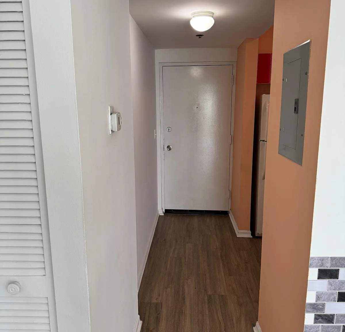 2 bed, 800 sqft, $2,100 — Photo 1