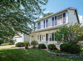 917 Lands End Cir, Saint Charles, MO