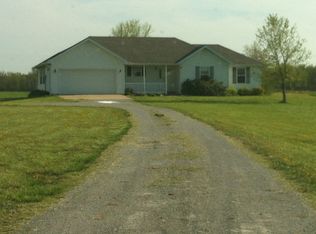 11190 E Kroeger Rd, Centralia, MO 65240