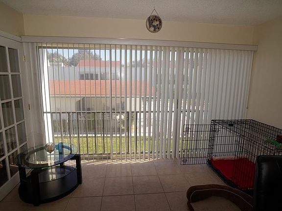 5th image of 2060 Marilyn St APT 230