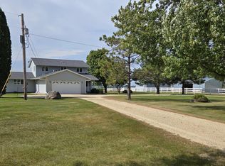 6762 Highview Rd, Cannon Falls, MN 55009