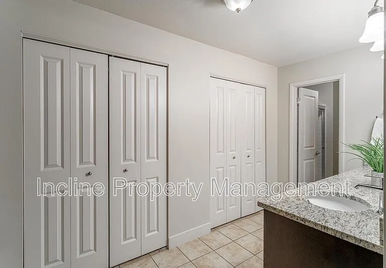 781 N Valley View Dr #16 — Photo 31