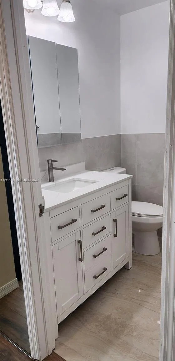Davie-39 Street Plat — Photo 3