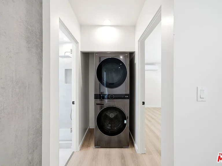 333 6th Ave #A — Photo 9