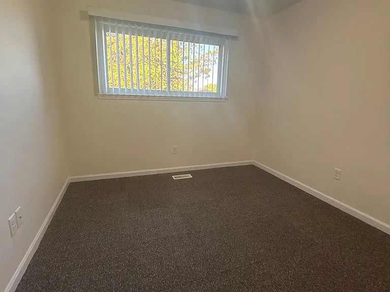 202 Myrtlewood Cir — Photo 13