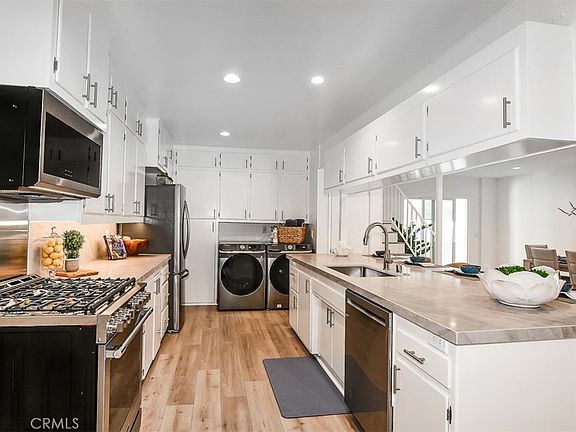 4th image of 1876 Petaluma Ave