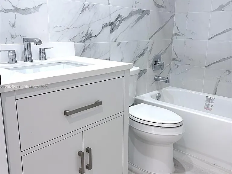 3809 SW 82nd Ave #V-20 — Photo 12