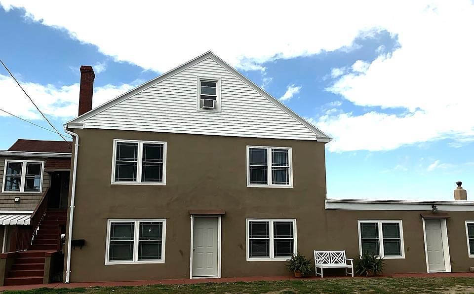 1st image of 3553 Main St