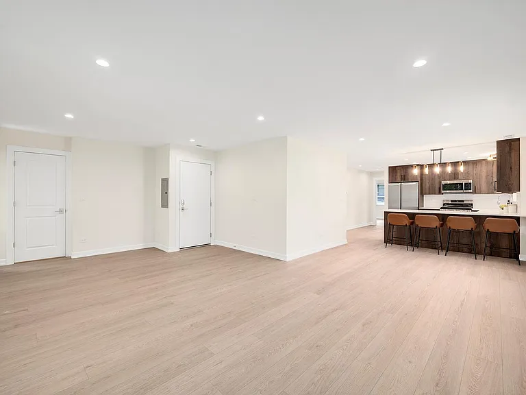 511 Forest Ave #2 — Photo 3