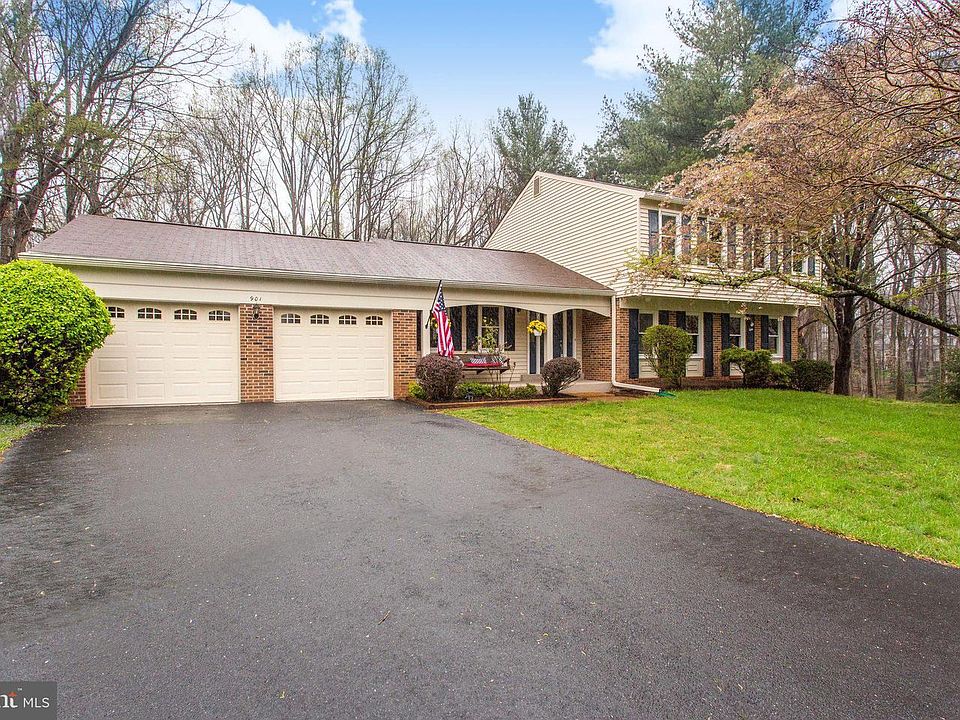 1st image of 901 Holly Blossom Ct