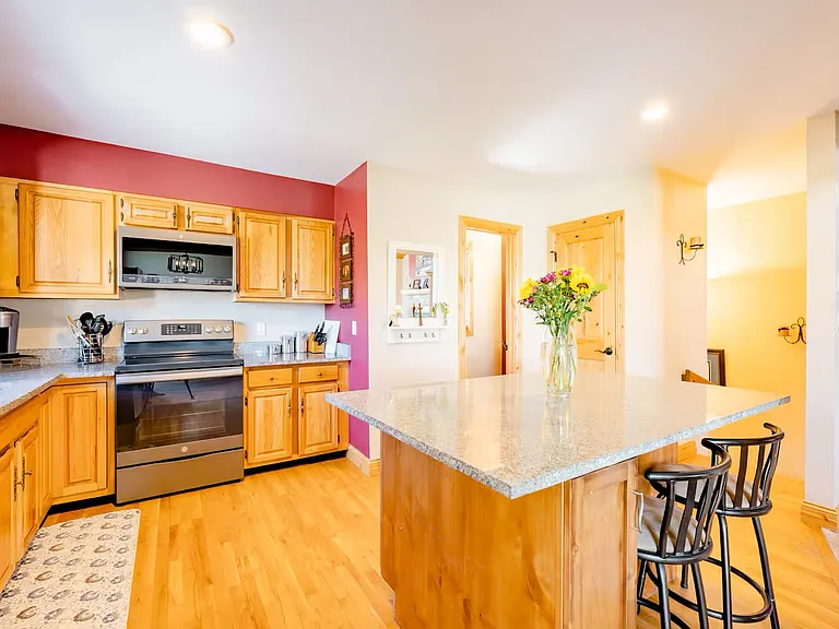 225 Eagle Dr #10B — Photo 5